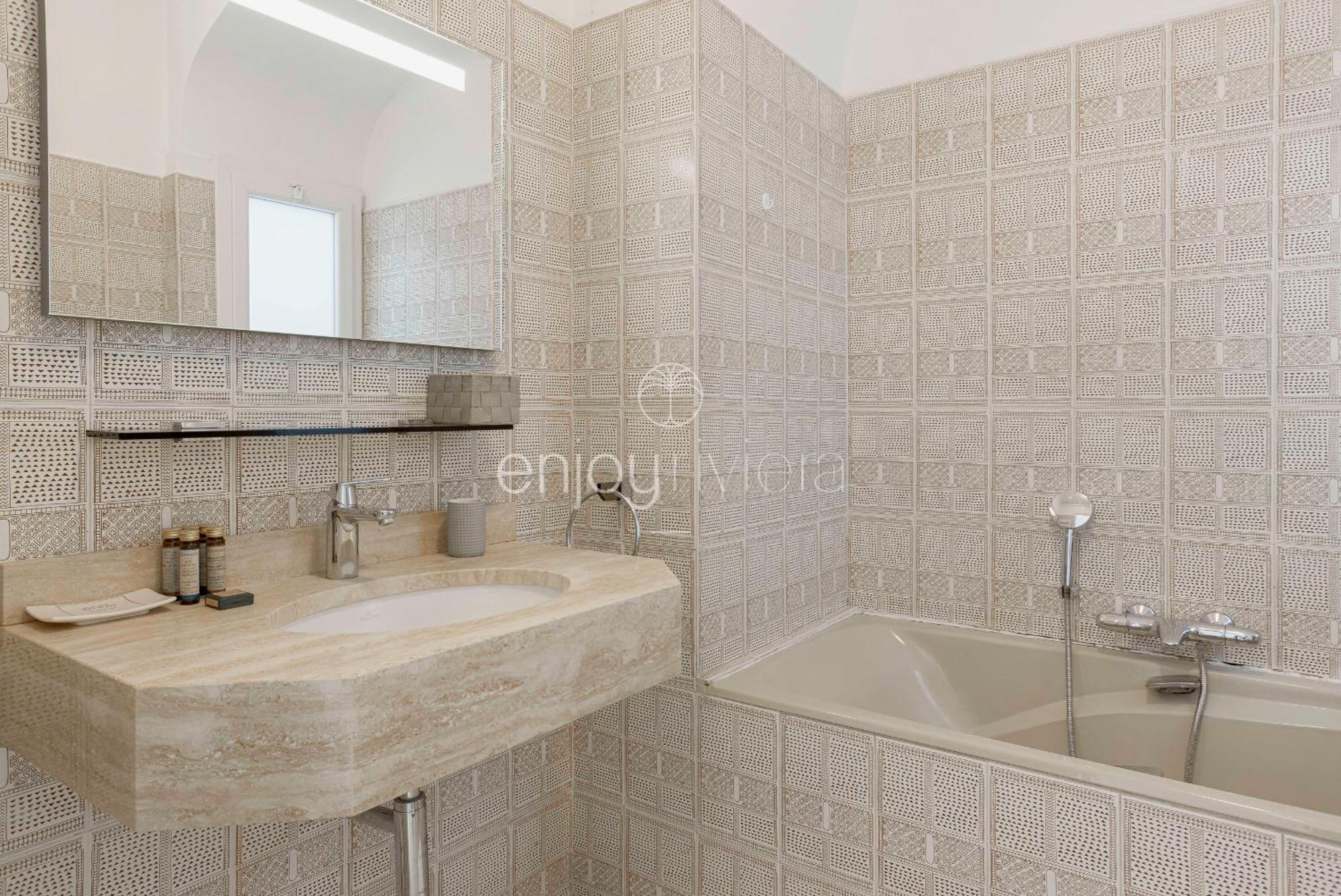 Palais Miramar - Suite & G17 - Vue Mer - Croisette Emplacement Unique -20 Plage - Wifi - Clim Cannes Ngoại thất bức ảnh